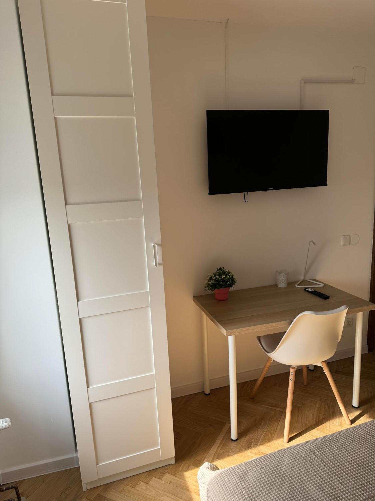 Apartman Tony Deluxe Near Zagreb Airport Velika Gorica Exterior photo