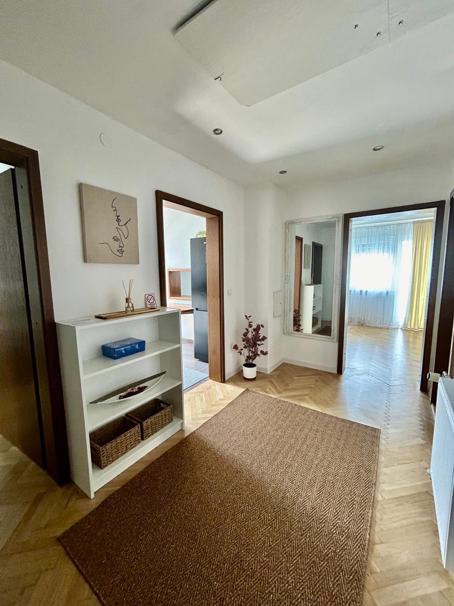 Apartman Tony Deluxe Near Zagreb Airport Velika Gorica Exterior photo