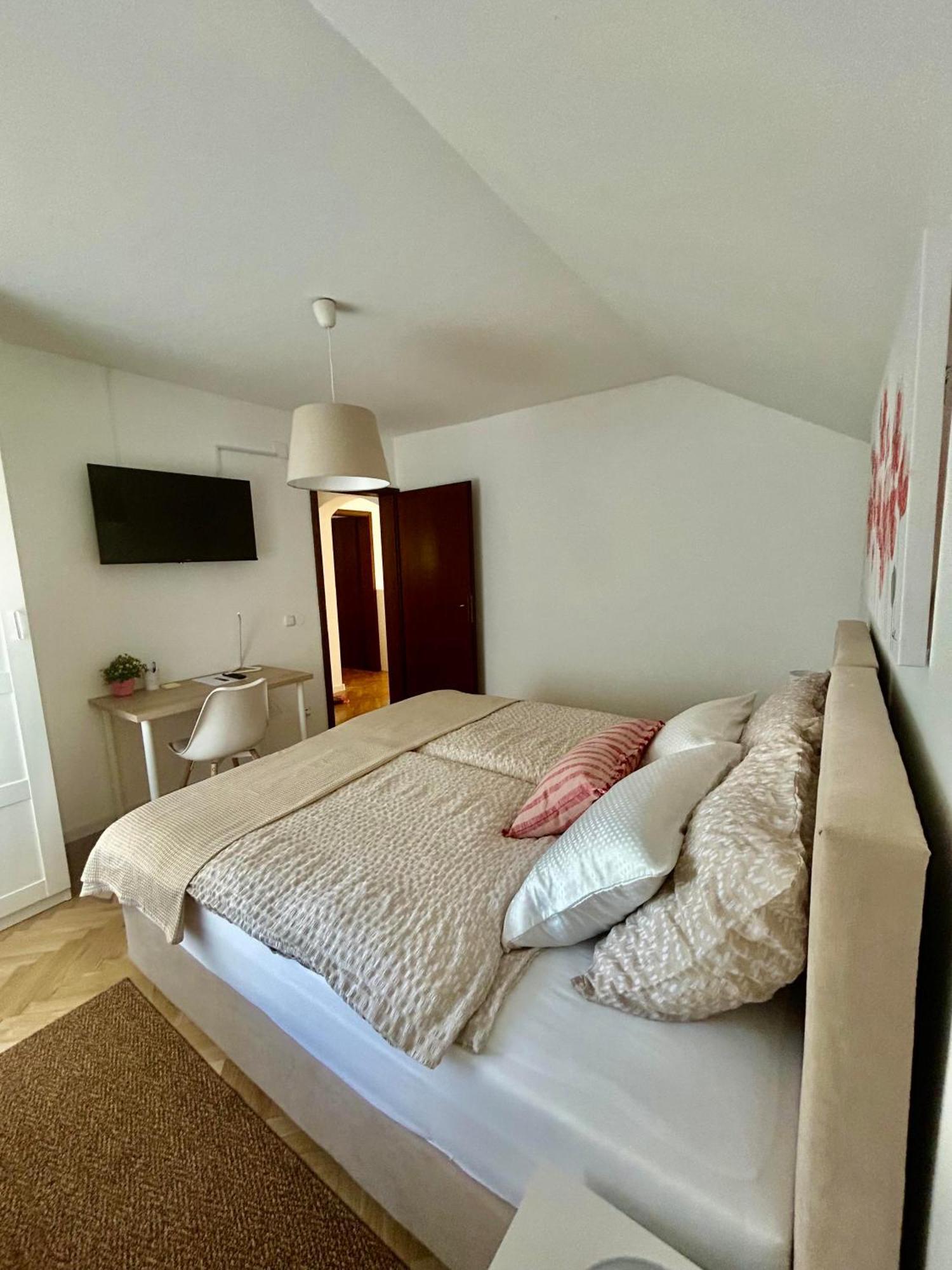 Apartman Tony Deluxe Near Zagreb Airport Velika Gorica Exterior photo
